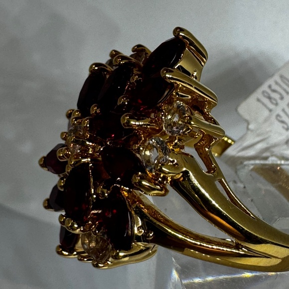 Vintage Gold Electroplated Ring Cocktail Size 10 Marquise Shaped Cut Red Crystal - Picture 10 of 16